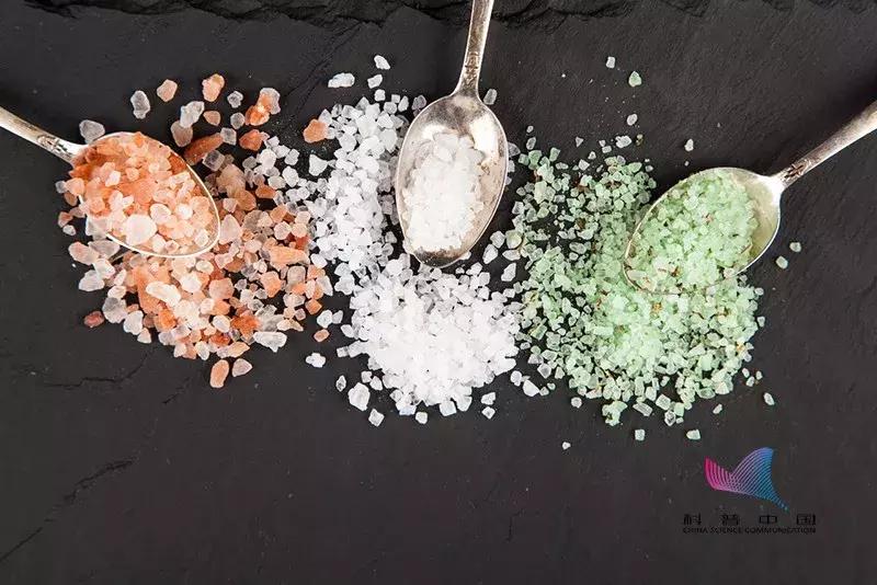 盐吃多了四五个小时后怎么补救,盐吃多了会出现这7个症状