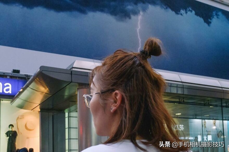 他被称为香港街拍之王：每一张照片都难以复制，诀窍在哪？