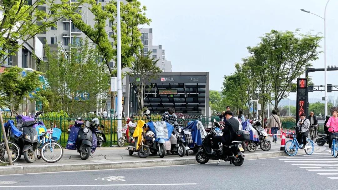 38000元/㎡的浦沿，一分未涨，但无倒挂，摇吗？丨“小公举”探地