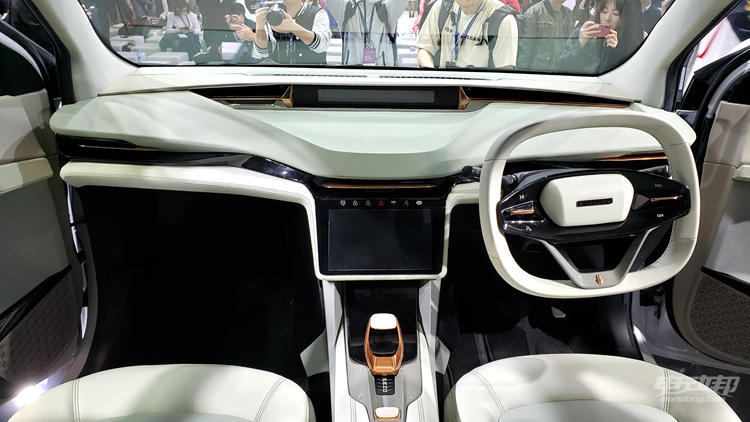 表面的风光可又谁知道,上海车展新款7座新能源