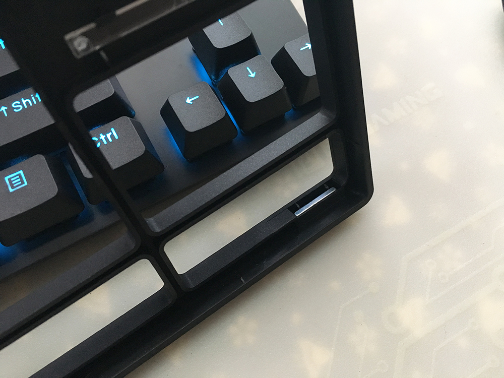 达尔优机械键盘a87茶轴,会转换的键盘