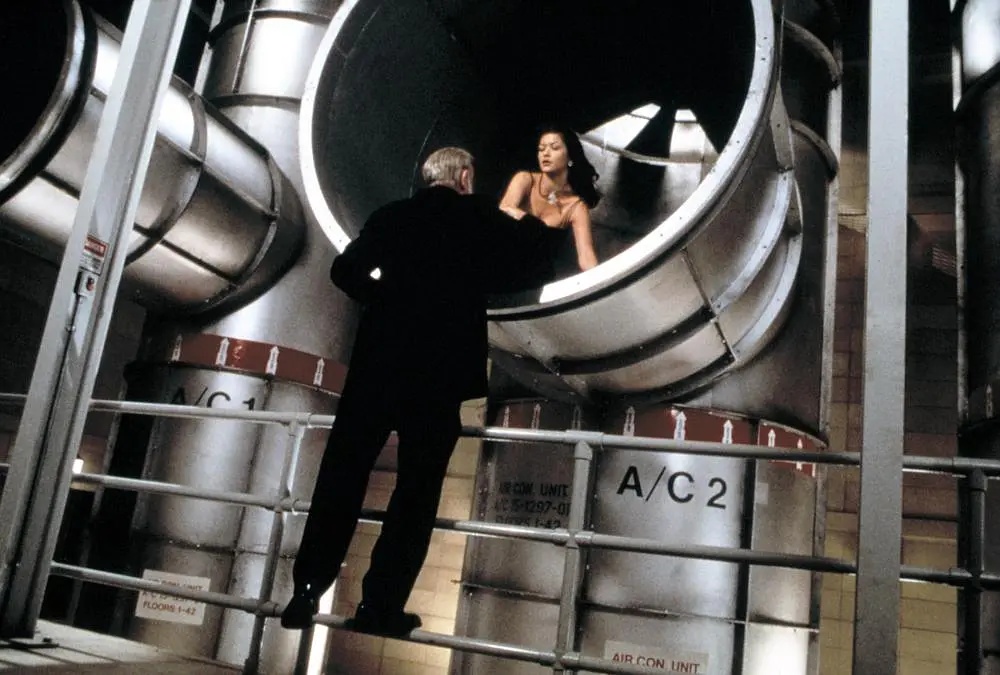 凯瑟琳泽塔琼斯偷天陷阱红外线,凯瑟琳泽塔琼斯偷天陷阱剧照