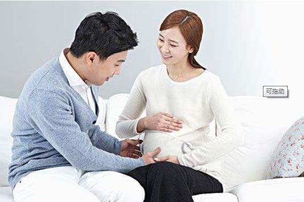 孕妇睡觉时胎儿的姿势,当孕妇睡觉时胎儿在干嘛