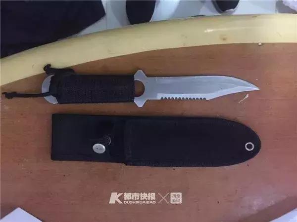 凌晨3点女子听见拨打电话的声音,女子凌晨两点发现床下有怪声