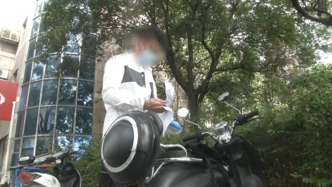 小李看男科，疑遭“小病大治”