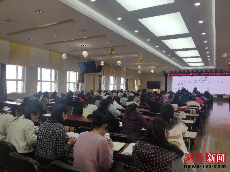 对话“平等思维”做幸福教育者——太原市万柏林区桥西小学