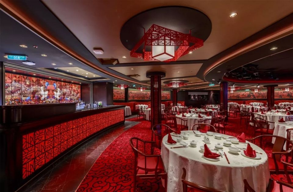 世界梦号内部游览过程 (探索梦号邮轮参观攻略)