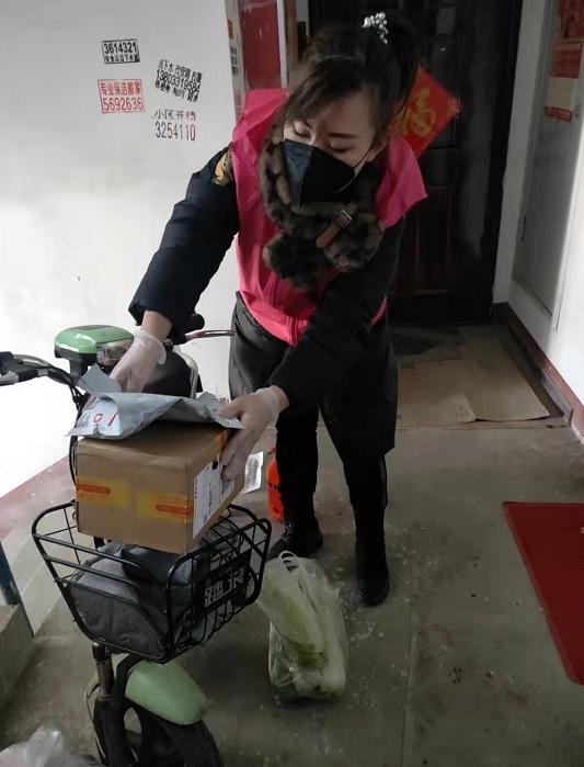 疫情无情人有情爱心企业助战疫,疫情无情人有情脱贫户捐款助战疫