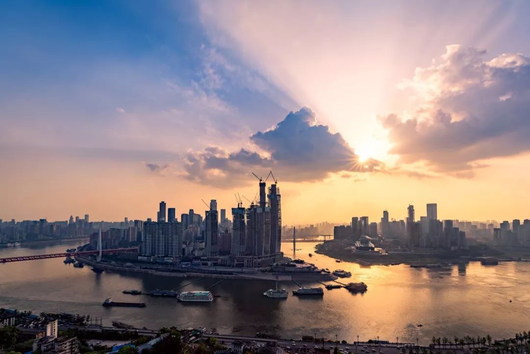 坐上高铁去旅游沿线美食尝个遍,云贵川渝高铁环线