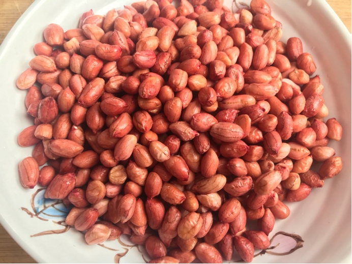 炒完的花生米凉了还是软,炒的花生米返潮了放冰箱里可以吗