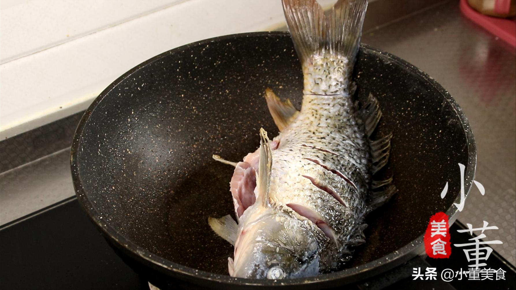 炖鱼汤冷水下锅还是热水下锅,鱼汤怎么熬汤才好喝