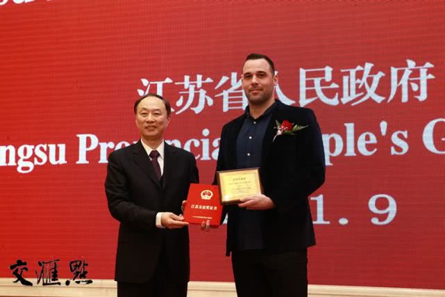 疫情外国人都在干什么,疫情期间老外是怎么出门的