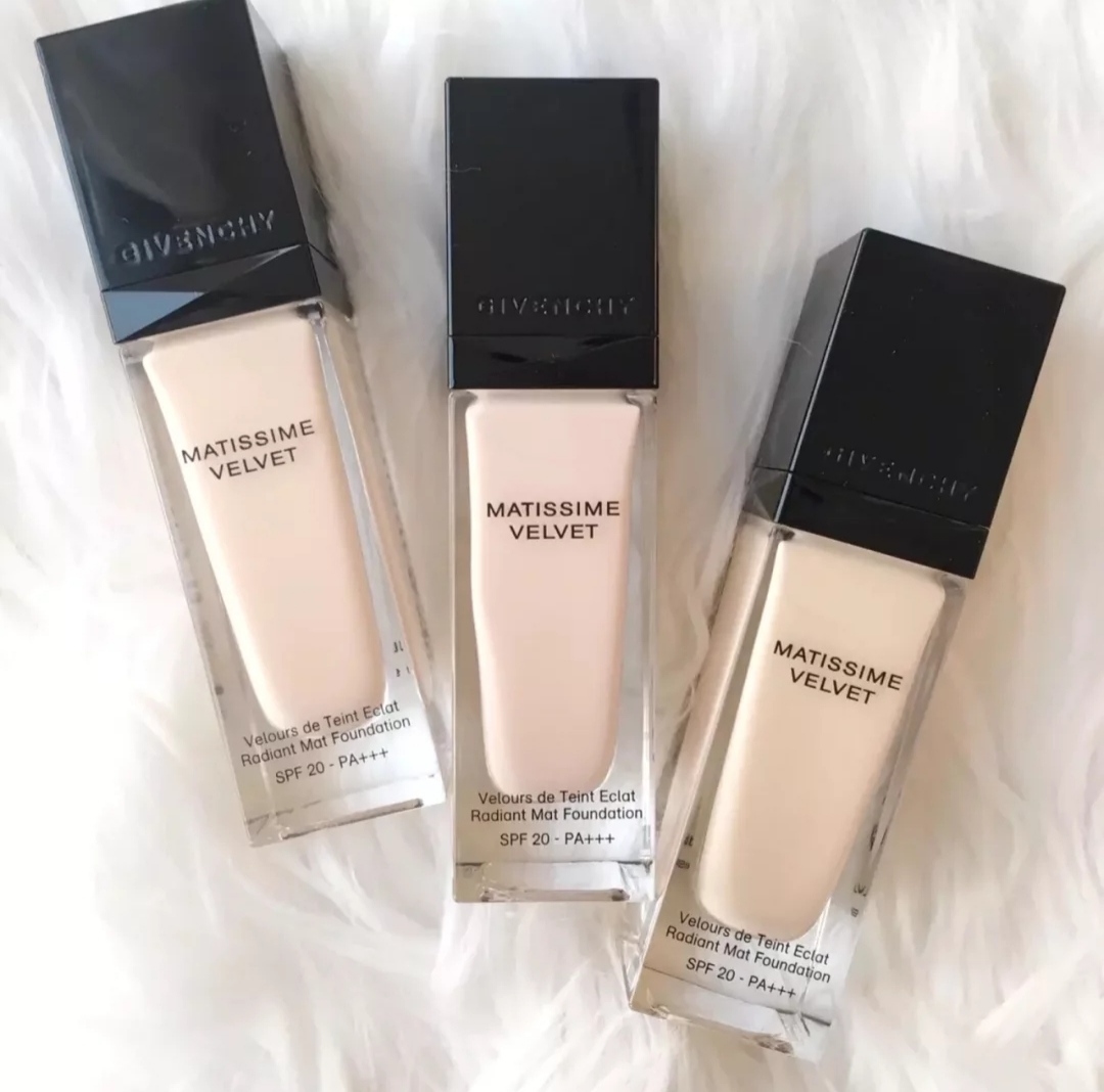 热门粉底液分享，迪奥水润，圣罗兰轻薄不卡粉，NARS抗氧化效果好