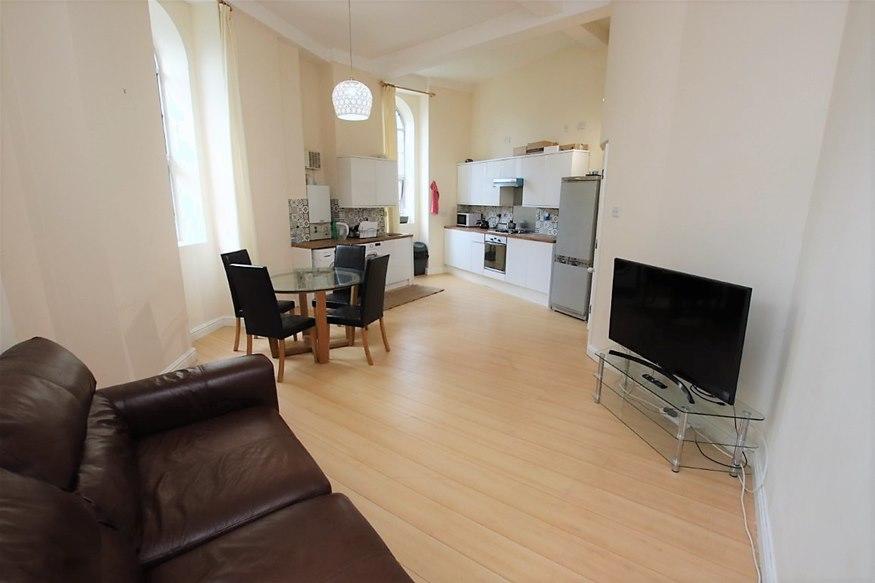 这些千奇百怪的房子,这些户型奇葩的房子居然还挺抢手