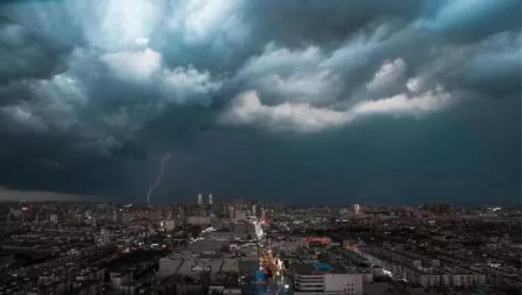 中到大雨+暴雨+大暴雨！河北发布最新暴雨蓝色预警，下班早点回家