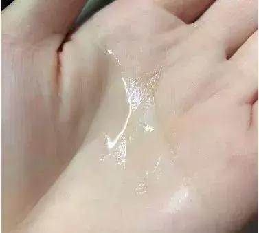 用精华水还是爽肤水好,用精华水好还是爽肤水好