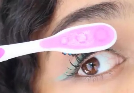 这些奇葩的美妆手法，都是怎么被想出来的？你又用过几个？