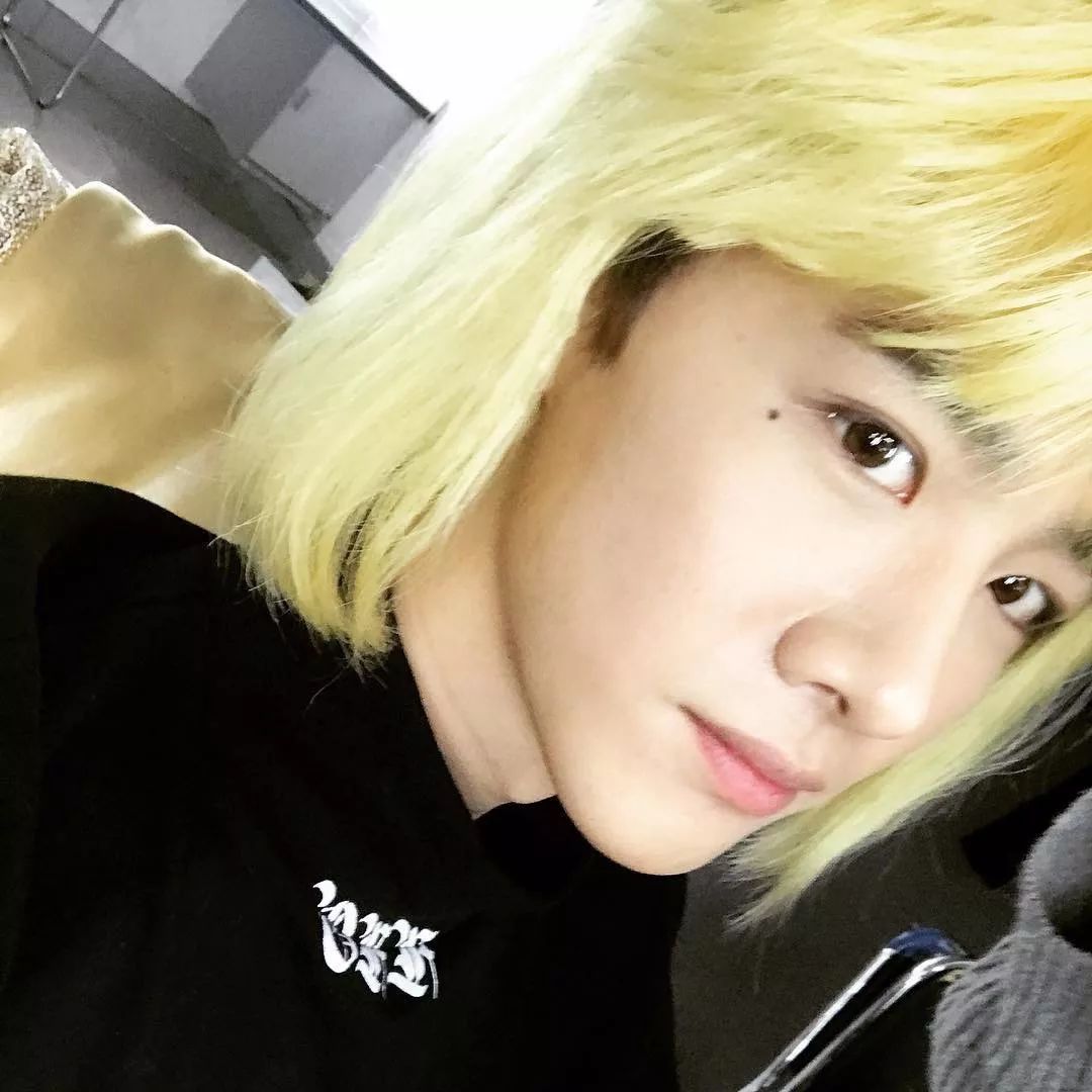 盘点白敬亭的私藏潮鞋,白敬亭收藏鞋子搞笑视频