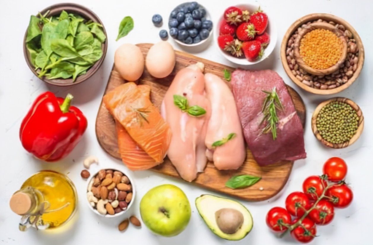 痛风引起膝盖疼痛怎么治疗效果好,痛风耳朵里面疼怎么回事