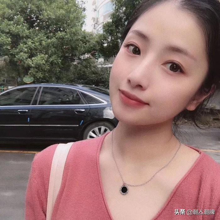 你又是最亮的星Bclgari10周年限量版小红人项链双面都可佩戴