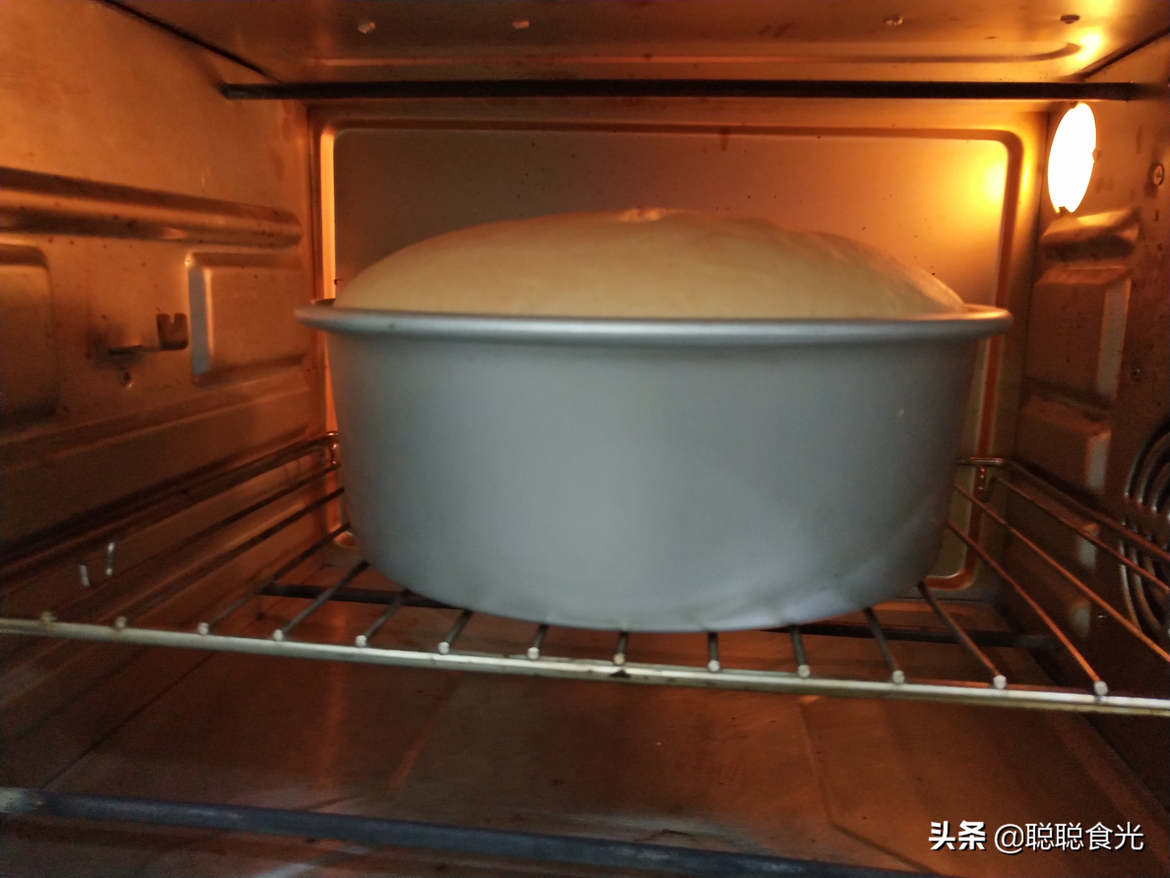 用烤箱做蛋糕怎么才不开裂,蛋糕在烤箱里烤蓬松起来又塌了