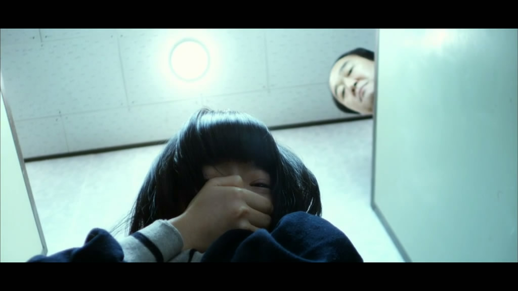 “以爱之名”的*暴强**：你是我现在的女儿，未来的妻子