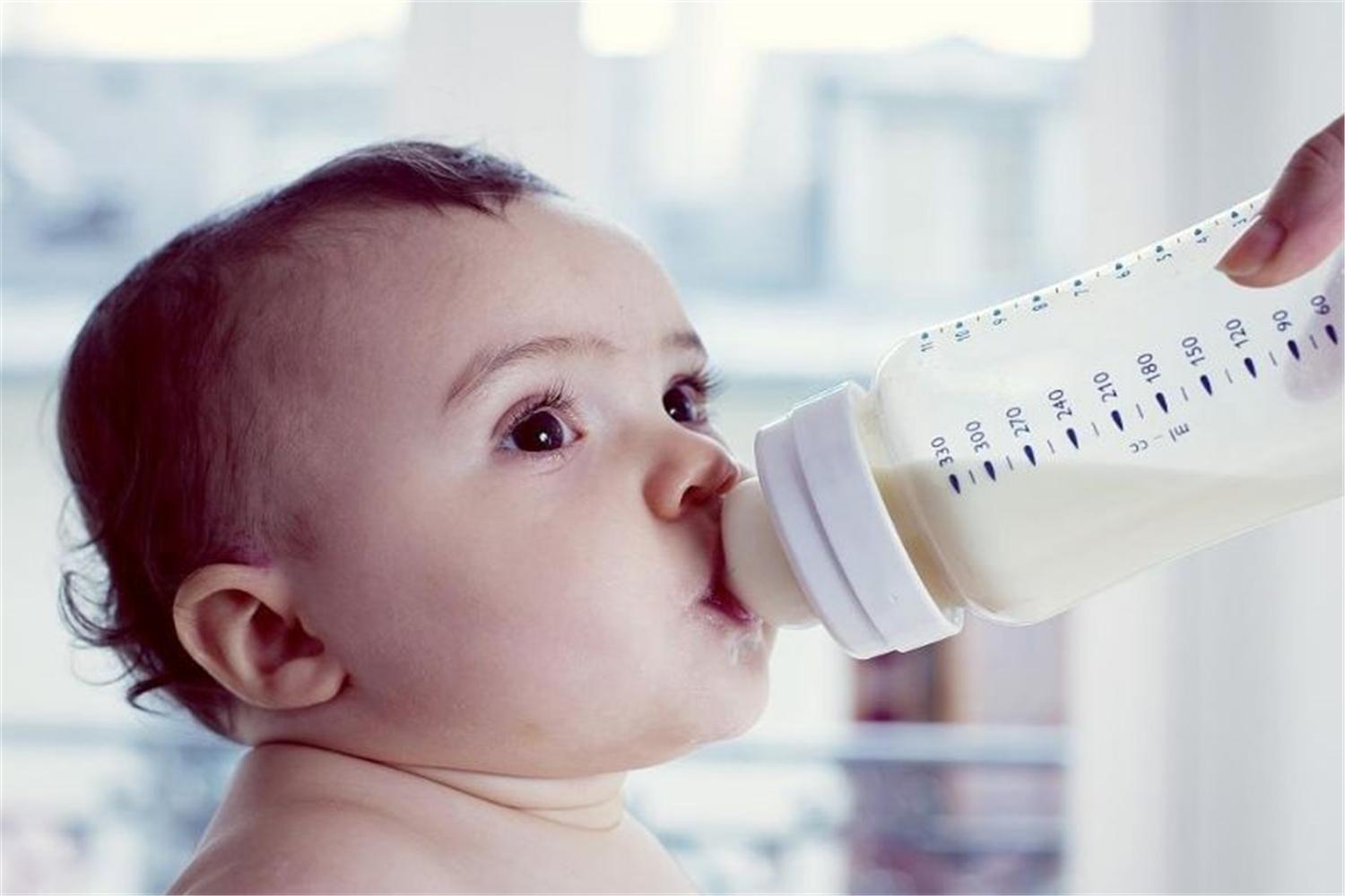 奶瓶清洗不正确孩子生病,奶瓶不洗干净宝宝喝了会怎样