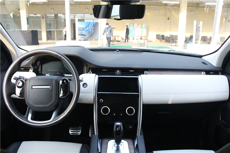 路虎的操控真的很好,新款路虎驾驶感受
