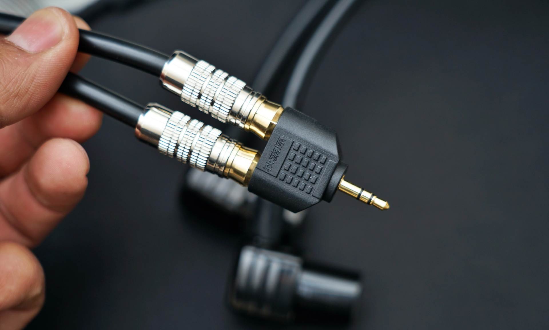 惠威x4音响怎么用,惠威x4多媒体监听音箱