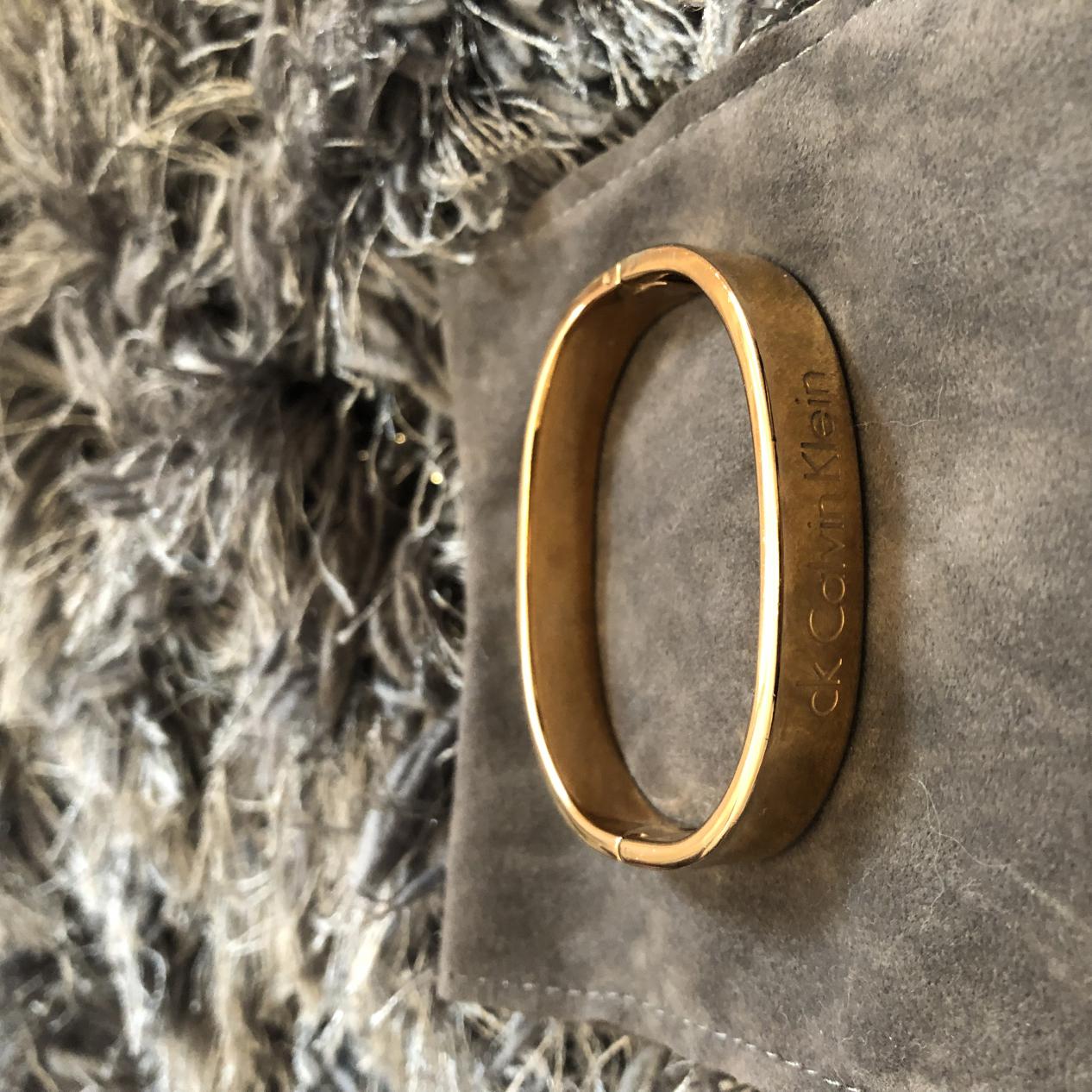 张晓钰助力线头公益#义卖星推官#，分享你最爱好的义卖明星