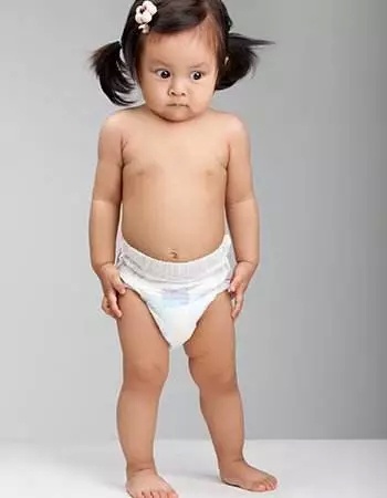 孩子不小心误食502胶水，妈妈的举措，连医生都佩服不已