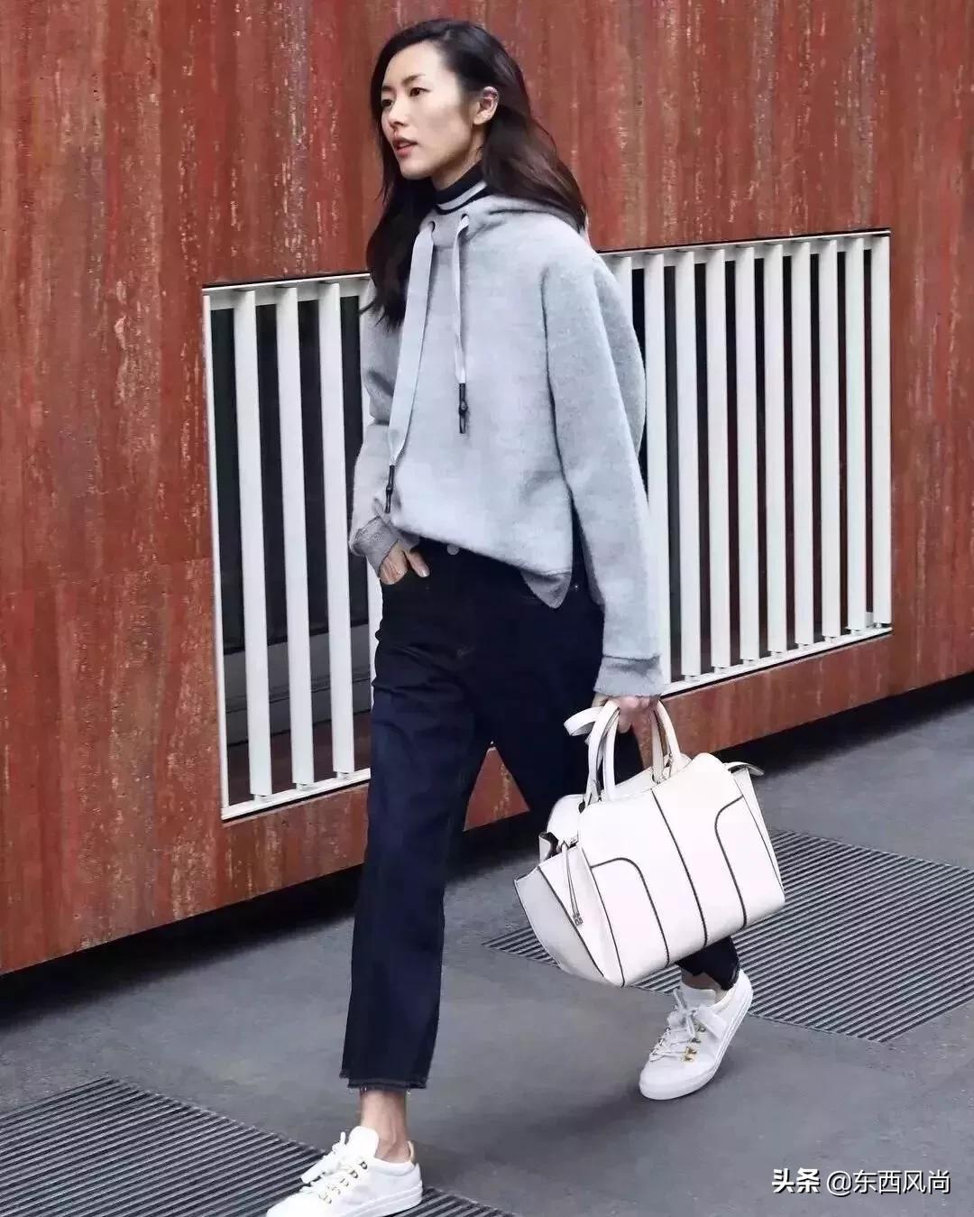 卫衣里面穿高领打底衫,高领卫衣加绒的穿搭