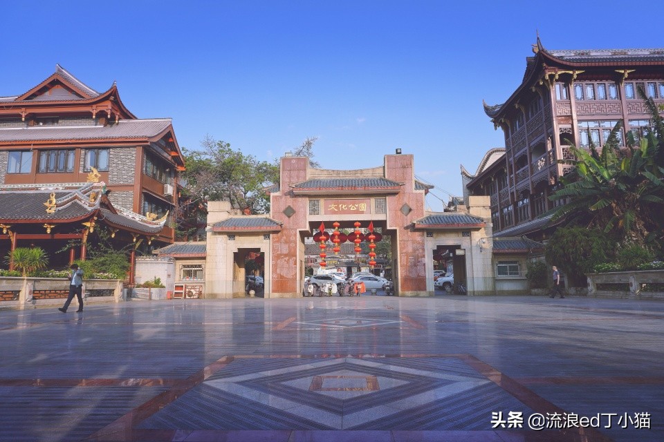 成都最大的欢乐谷,成都欢乐谷晚上门票多少钱