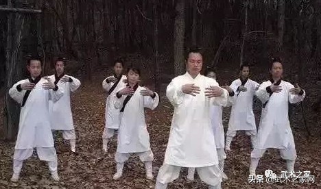 站桩膝盖胀正常,站桩膝盖下方紧