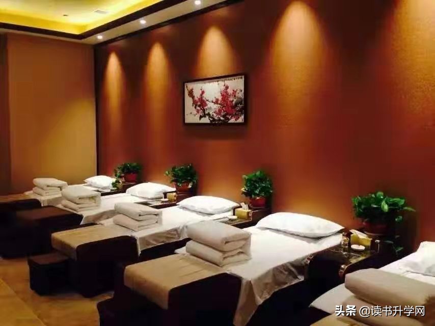 魏任斌盛赞韵足堂足疗养生会馆“最具服务精神和服务能力”