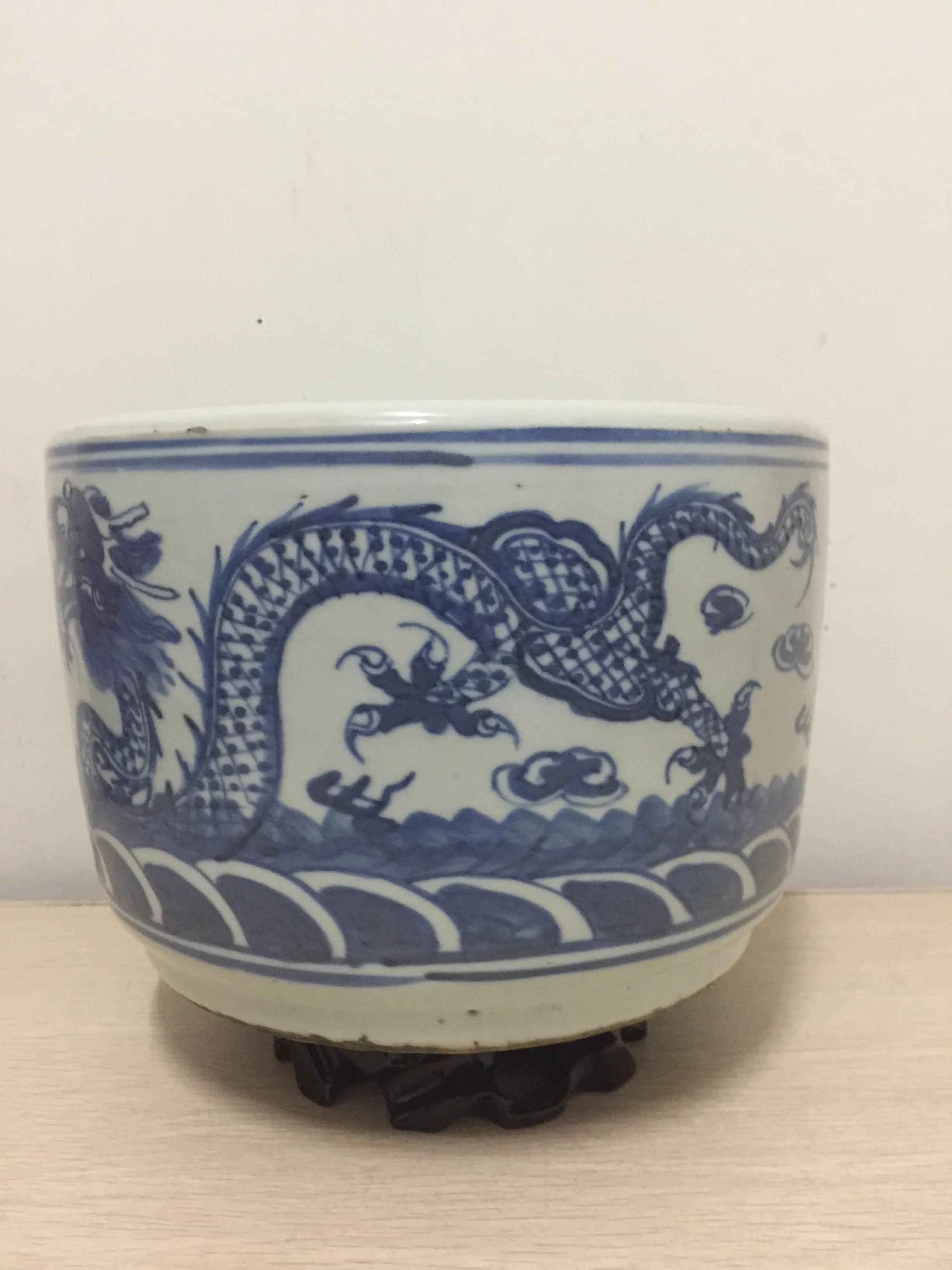 清中期青花三足兽头香炉,清中期开片瓷香炉