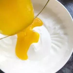 金牌育儿嫂爱做的3种蒸蛋糕,金牌育儿嫂宝宝三个月视频