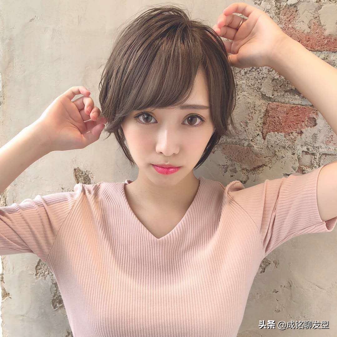 短发发型对蓬松感要求比较高,短发蓬松毛躁适合什么发型