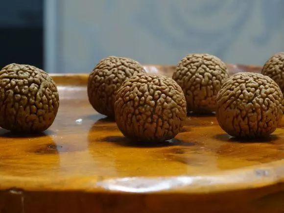 脑纹桃核是圆的吗,脑纹桃核广东能种吗