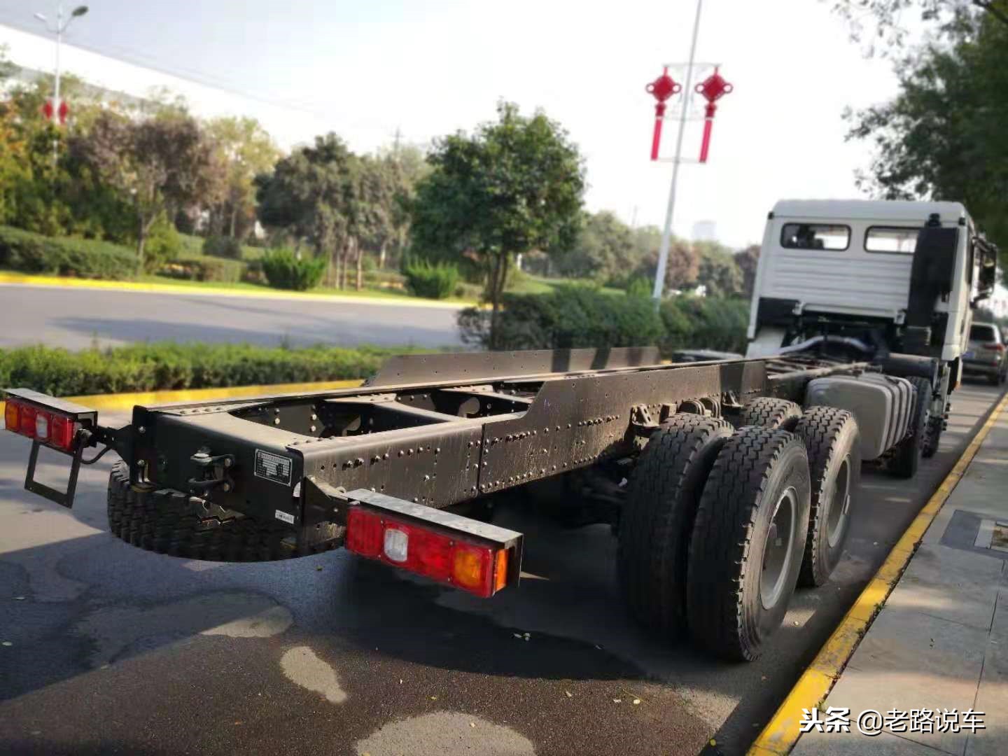 陕汽前四后八自卸车,陕汽轻量化怎么样前四后八