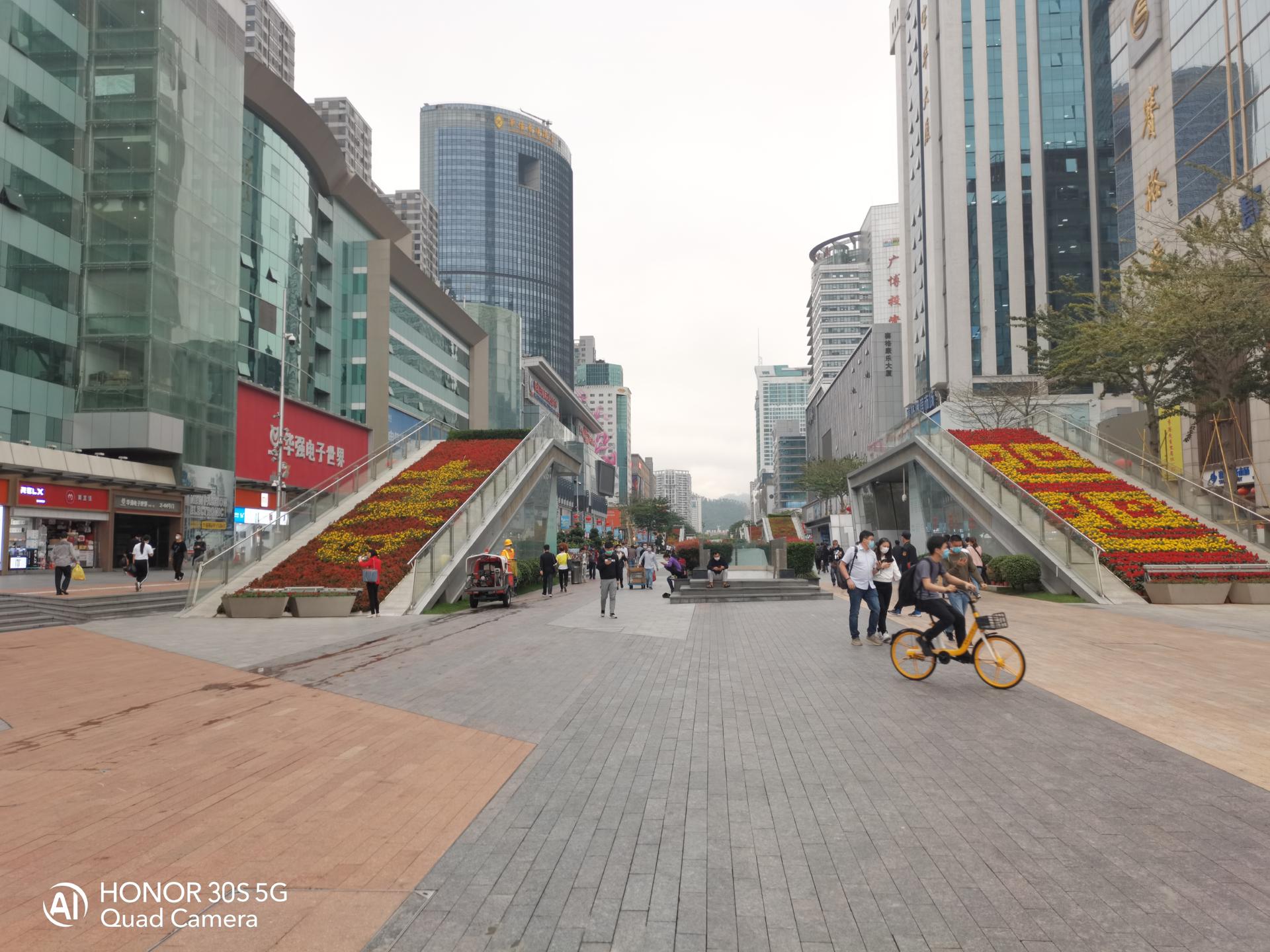 荣耀30S评测：首发新神U麒麟820，更有6400万像素相机