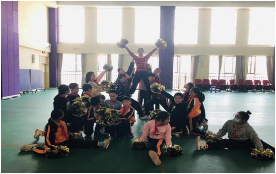 东风路小学的啦啦操,河南省东风路小学啦啦操