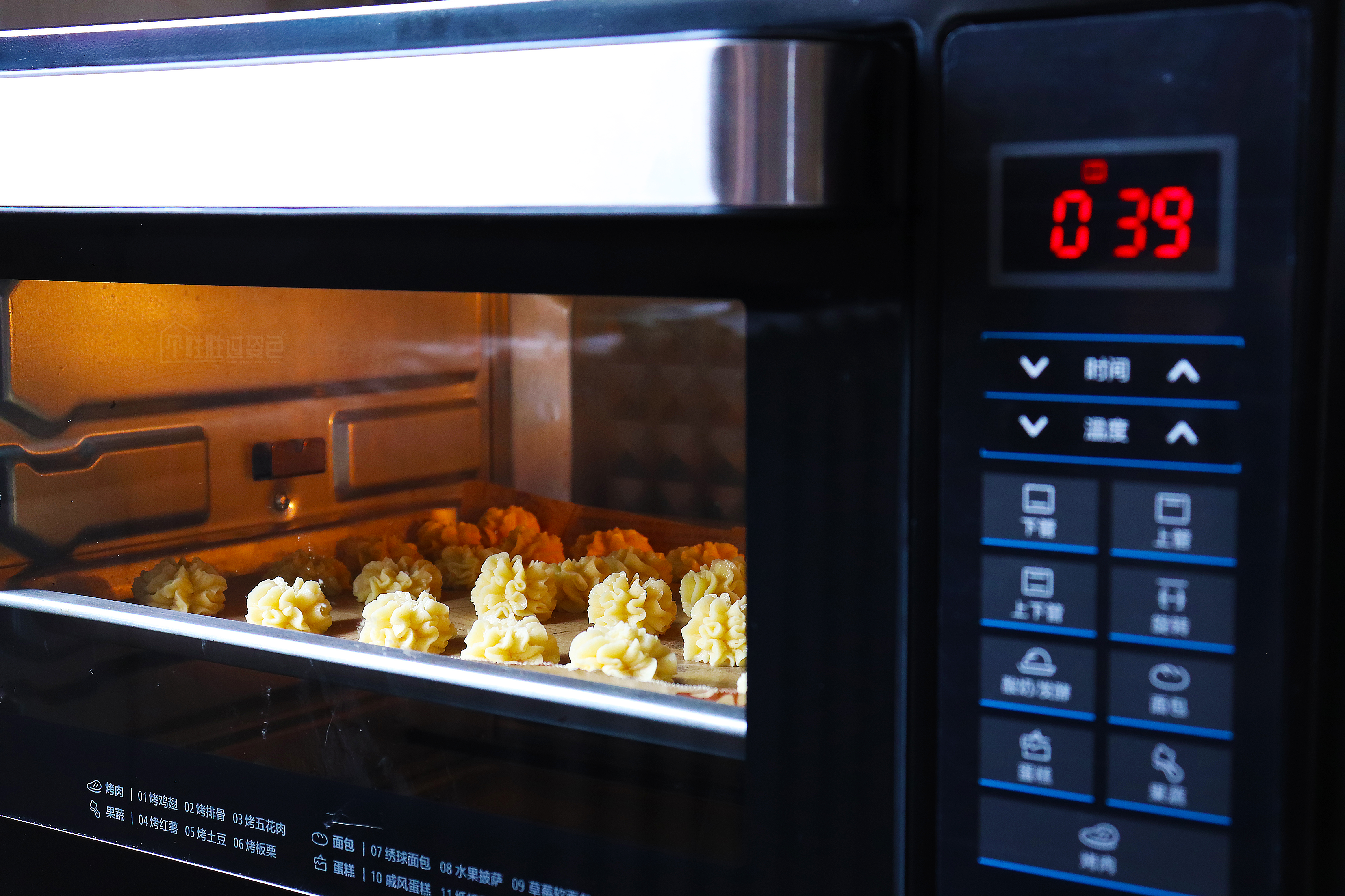 香酥掉渣的珍妮曲奇的配方免费公开，奶味十足，做法简单