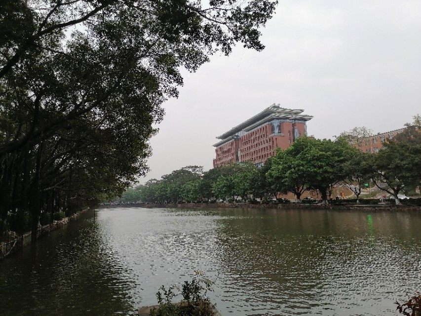 大学要带什么东西,上公安大学要带行李吗