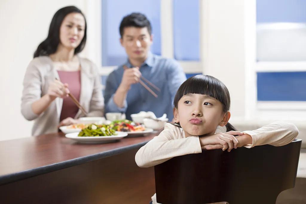 七巧板育儿堂|想要孩子养成吃饭好习惯？从7-9月龄抓起