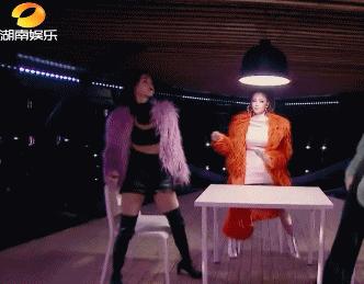 12岁腿长超出相框，因畸形审美被喷到息影，如今纯欲人设全网叫好