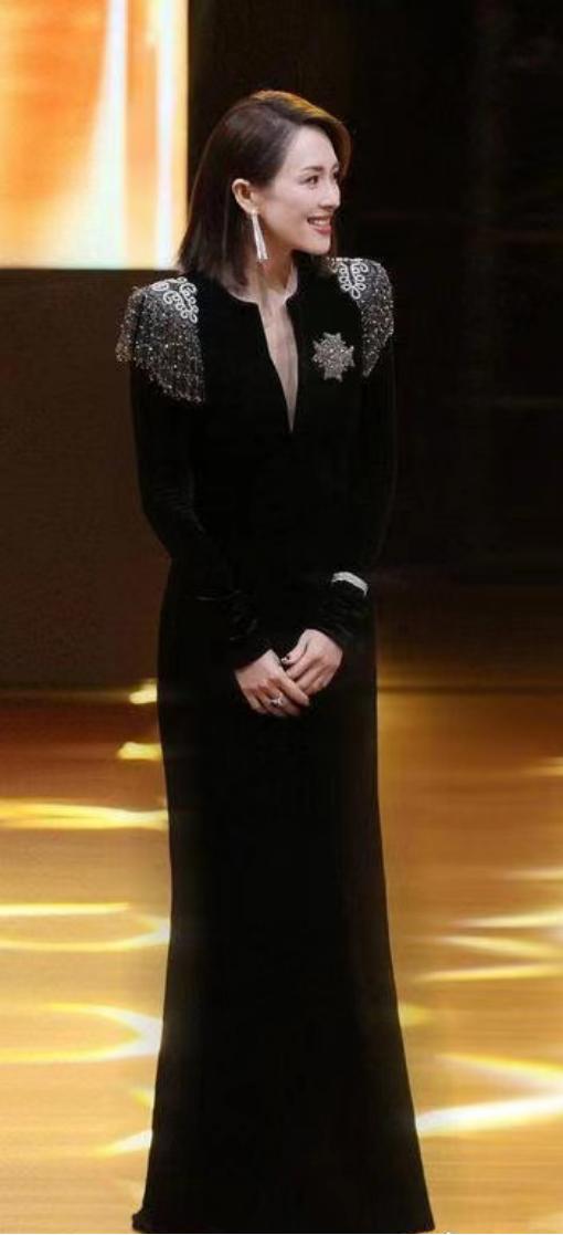 章子怡晚礼服造型,章子怡礼服好漂亮