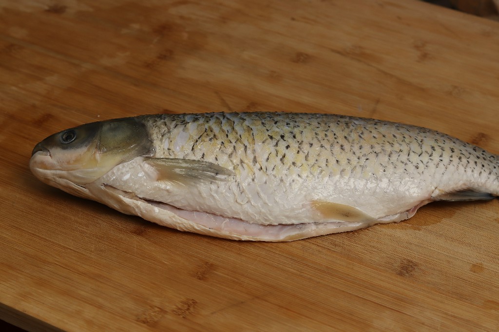 给鱼去腥技巧,鱼里加点醋可以除腥吗