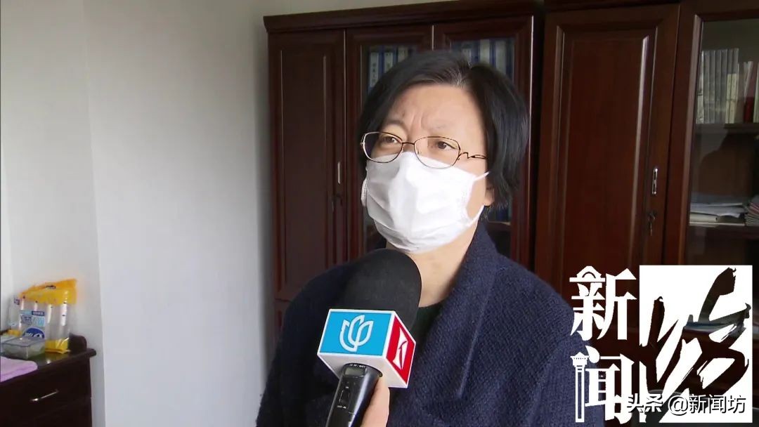 上海大爷故意对隔壁大门吐痰,对着邻居家门口吐痰怎么办