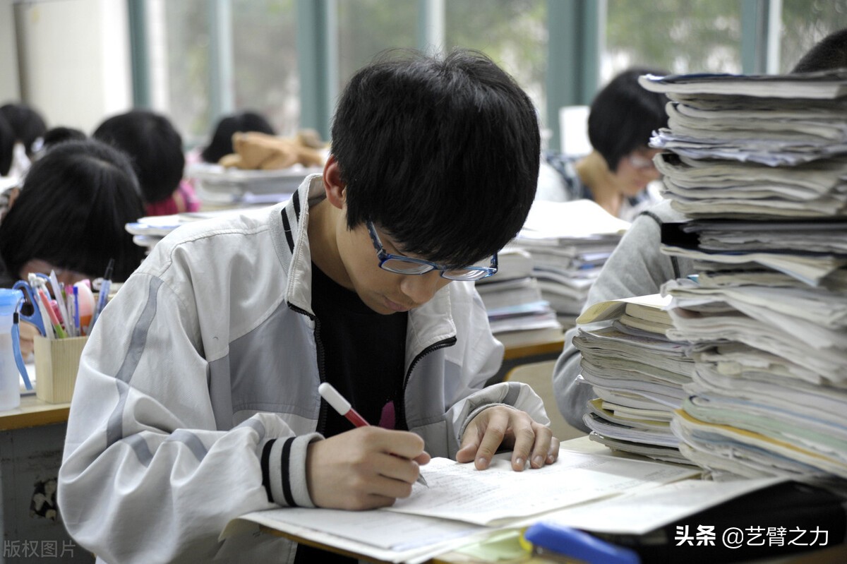 艺考成绩不过线怎么办,艺考成绩不过专科线怎么办